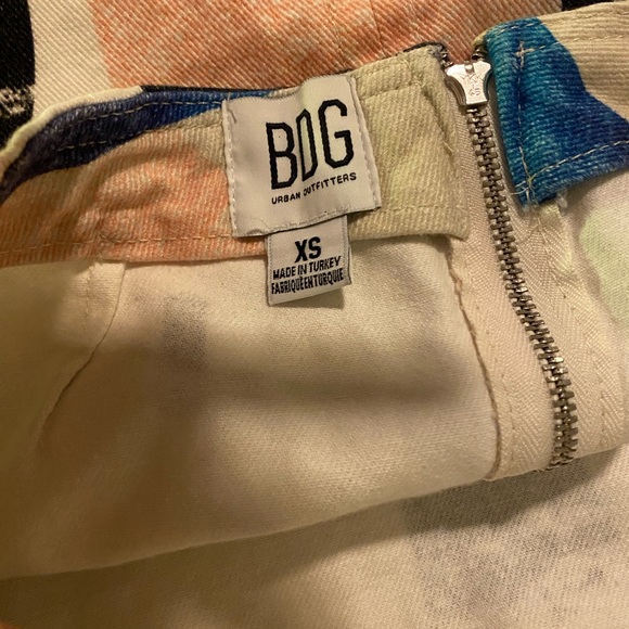 BDG Serafina Mini Skirt in Printed Pelmet - Picture 5 of 7